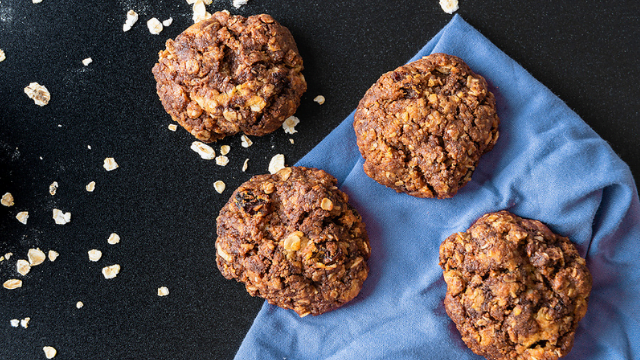 chocolate chip oatmeal cookies